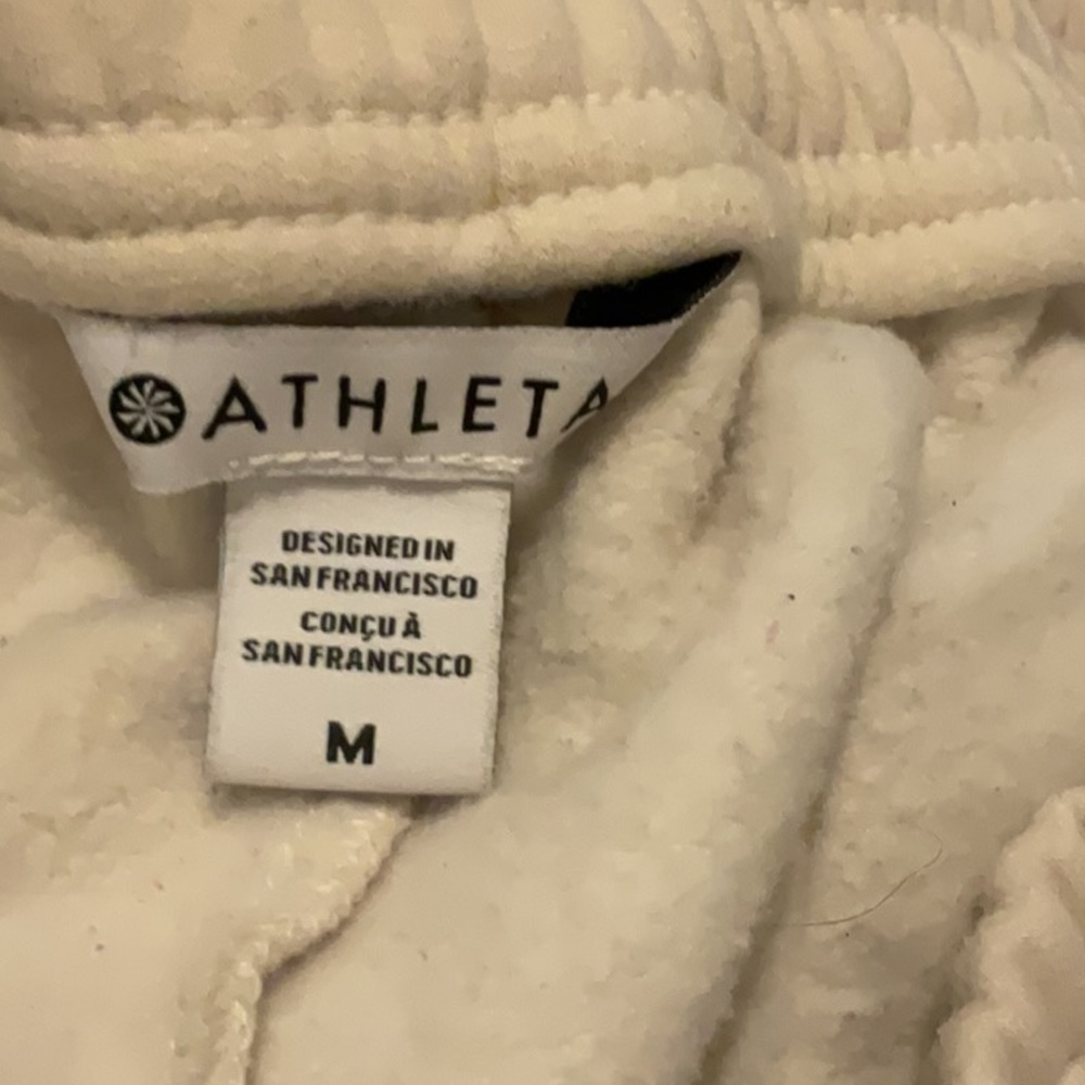 Athleta Forever Fleece High Rise Cargo Jogger Size Medium - Picture 6 of 6